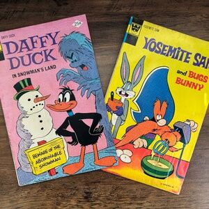 VINTAGE Warner Bros Looney Toons YOSEMITE SAM BUGS BUNNY DAFFY DUCK Comic Books